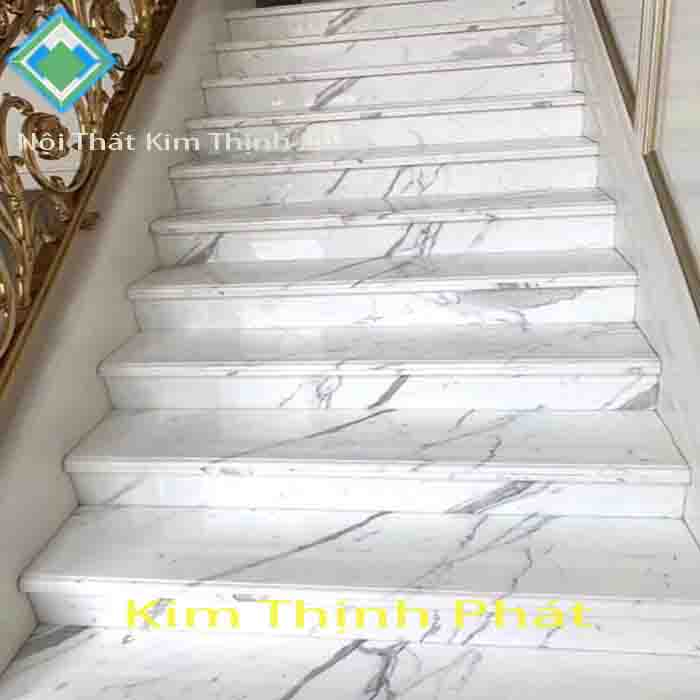 Cầu thang trắng vân mây f3 Cầu thang trắng vân mây f3