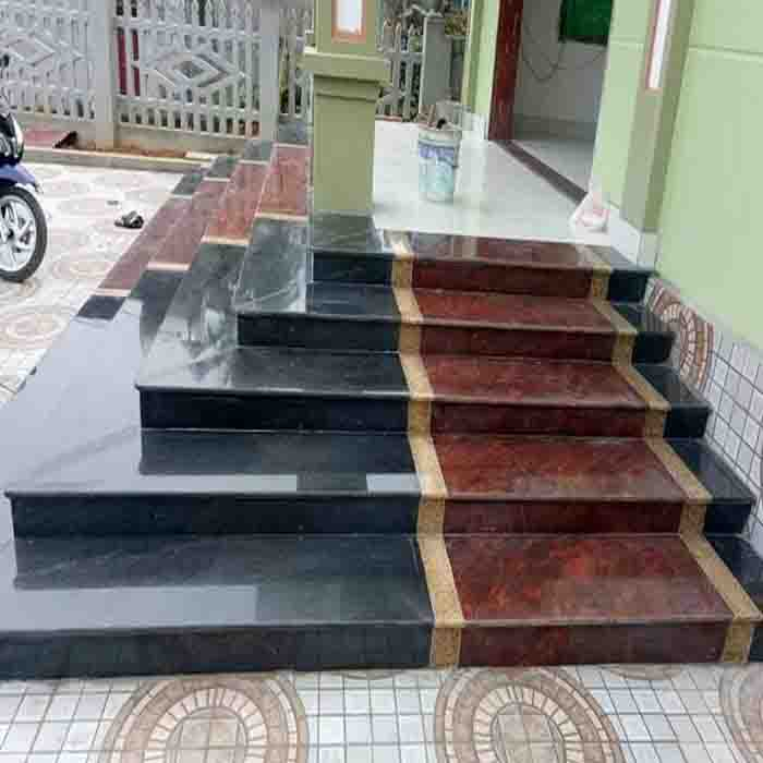 Cầu thang đá đen đỏ sa mạc Cầu thang đá đen đỏ sa mạc