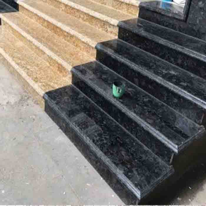 Cầu thang đá đen ngọc trai Cầu thang đá đen ngọc trai