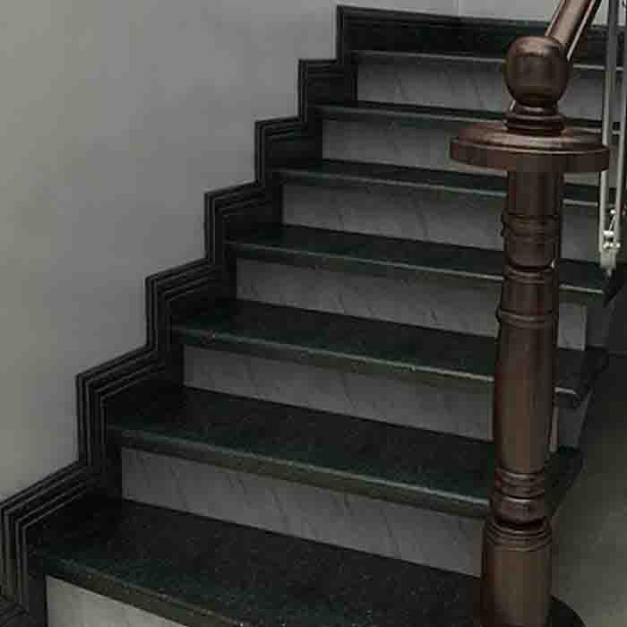 Cầu thang đá đen xà xanh nam mỹ Cầu thang đá đen xà xanh nam mỹ