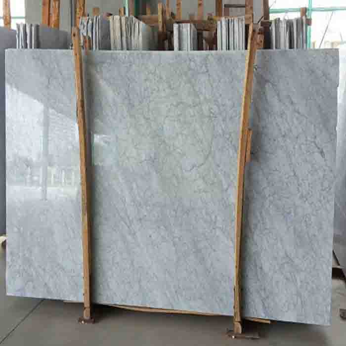 Đá hoa cương trắng bianco carara giá 1,480,000 một mét Đá hoa cương trắng bianco carara giá 1,480,000 một mét