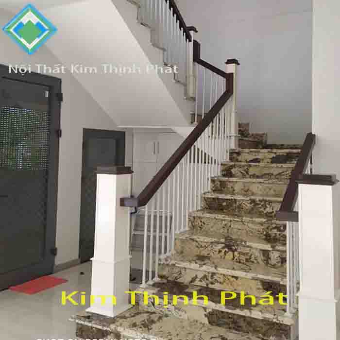 Đá hoa cương cầu thang có thể bị nứt hay xước do đa dạng nguyên nhân Đá hoa cương cầu thang có thể bị nứt hay xước do đa dạng nguyên nhân