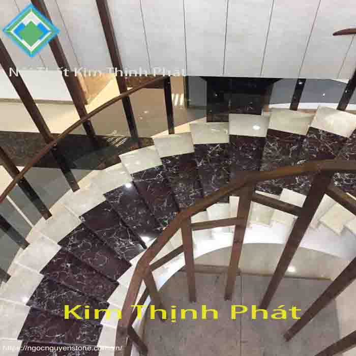 Đá hoa cương cầu thang dùng trong không gian nhà tắm Đá hoa cương cầu thang dùng trong không gian nhà tắm