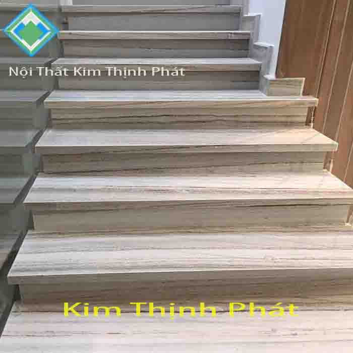 Đá hoa cương cầu thang màu vàng vân đen Đá hoa cương cầu thang màu vàng vân đen