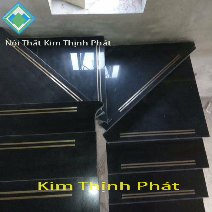 cầu thang đá đen kim sa f2