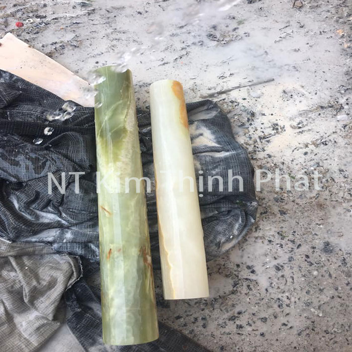 Cột Đá hoa cương