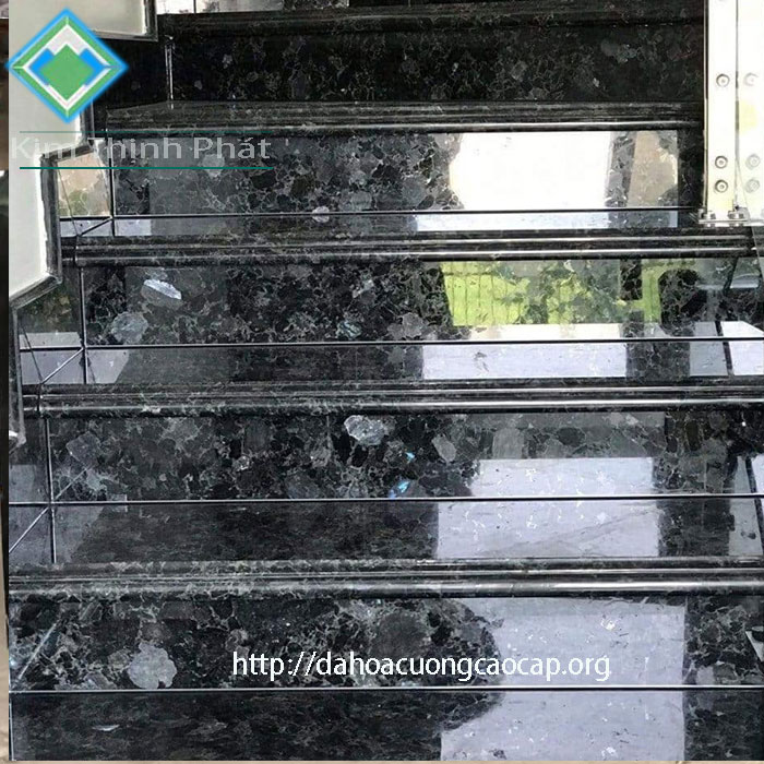 đá hoa cương cao cấp đen tia chớp