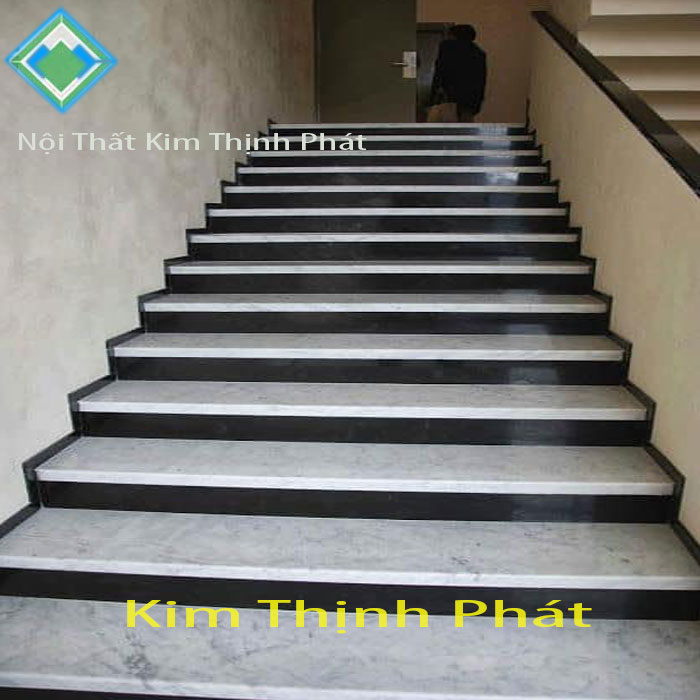 Cầu thang đá